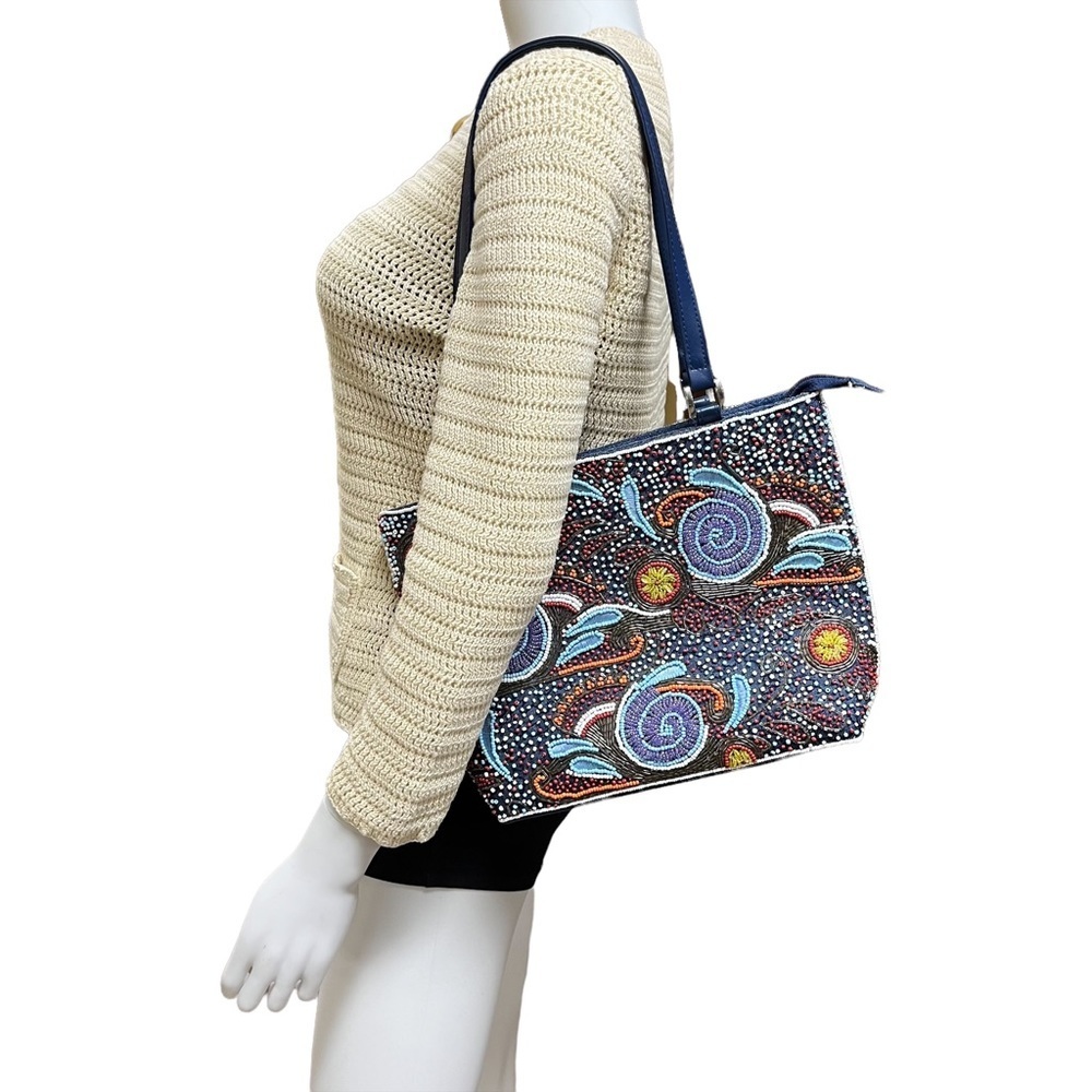 Beaded Floral Pattern Shoulder Bag in Navy
